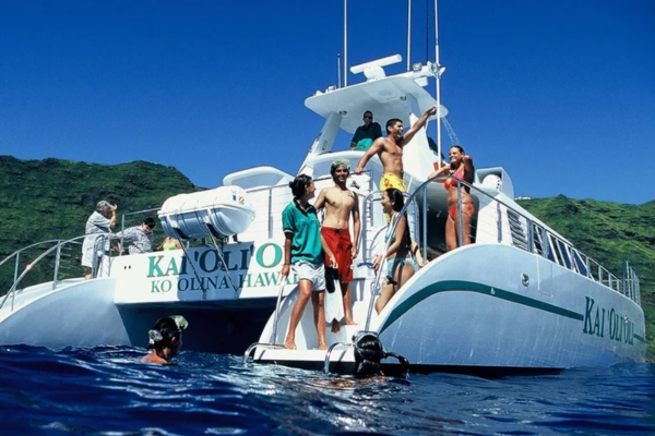 Ocean Joy Oahu Snorkel Tour with Lunch, Drinks & Dolphin Watching Guarantee