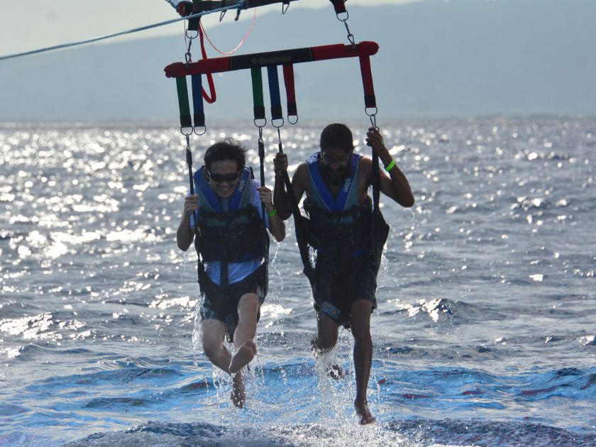 Parasailing in Waikiki