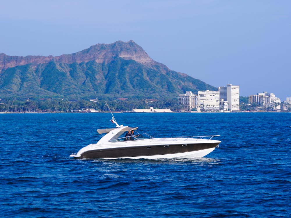 yacht in oahu