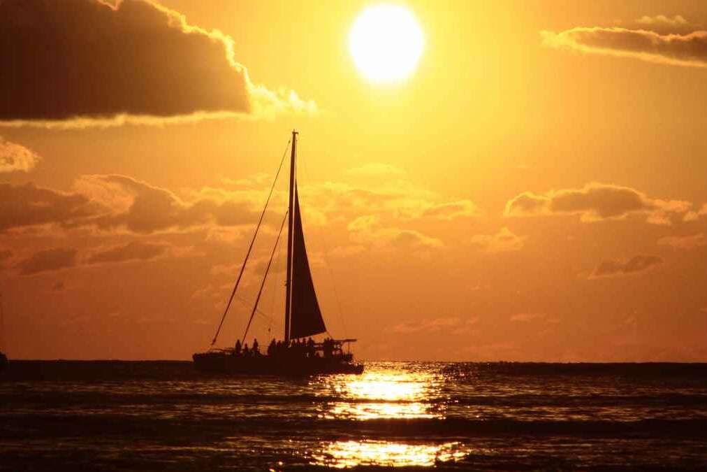 Best BYOB Sunset Cruises in Waikiki