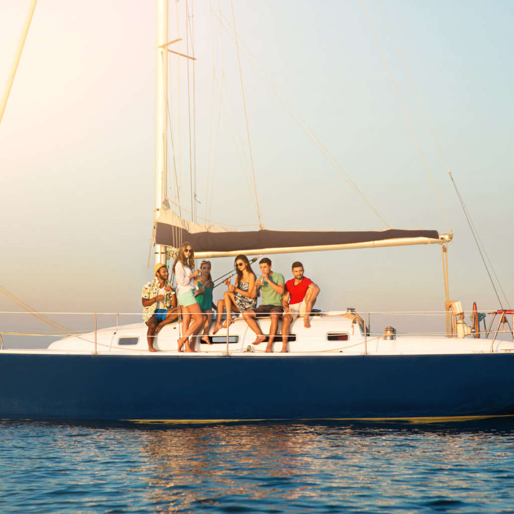 A private boat charter is one of the best way to enjoy Oahu