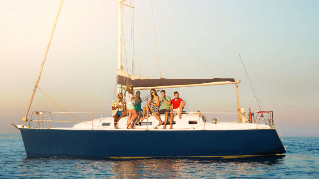 A private boat charter is one of the best way to enjoy Oahu