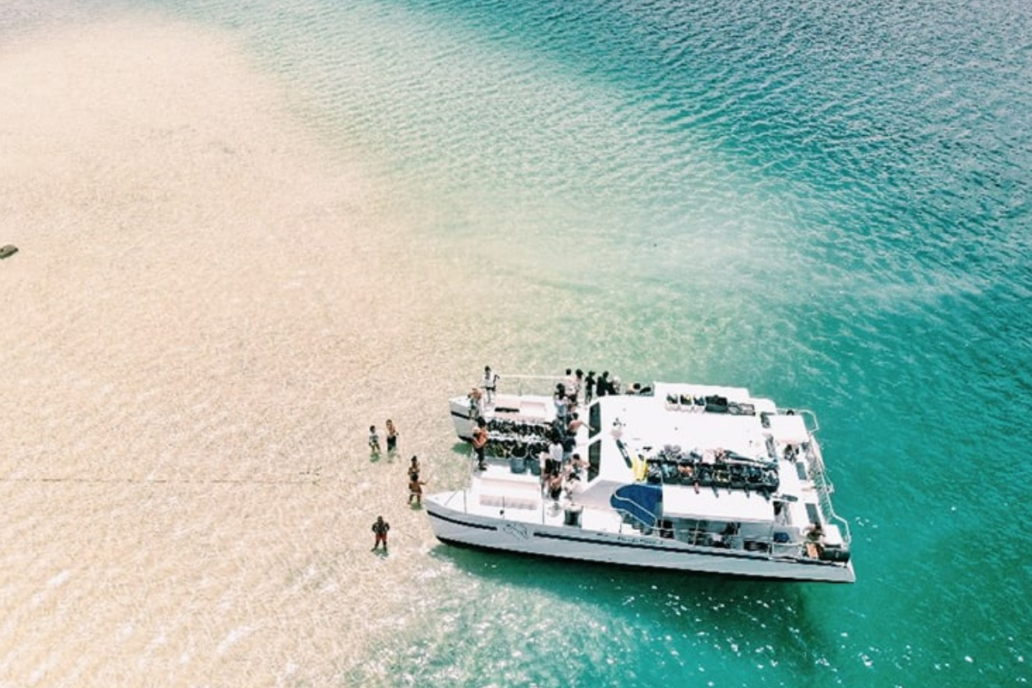 Captain Bob's Kaneohe Sandbar Snorkel & BBQ Lunch with Free Transportation