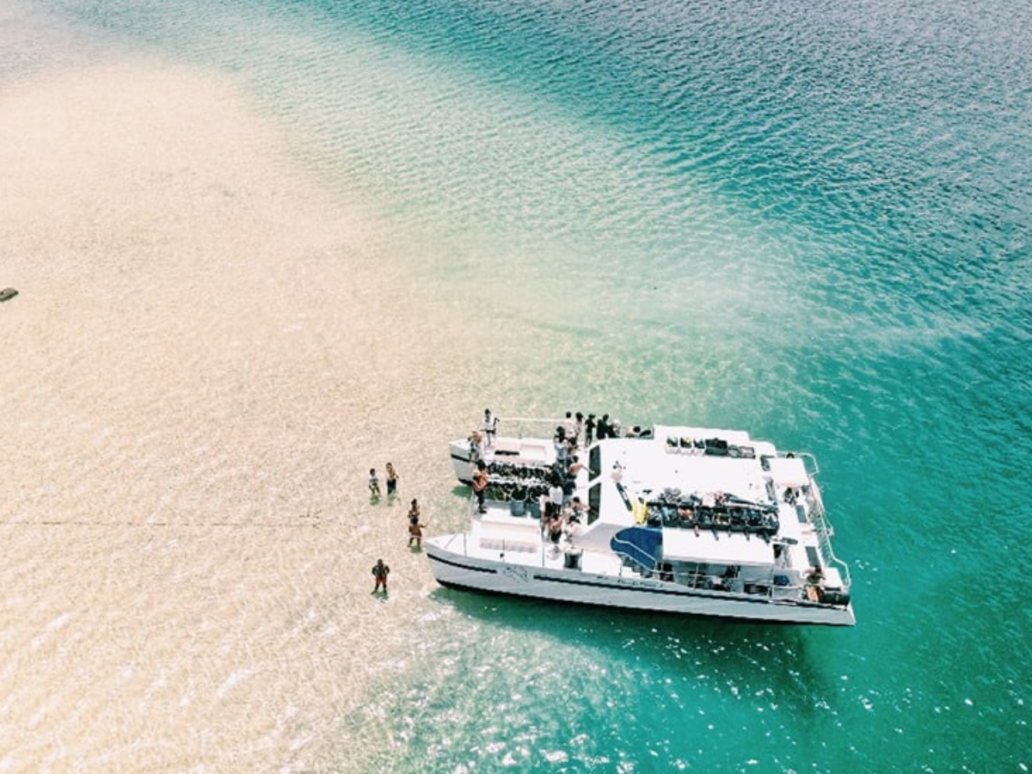 Captain Bob's Kaneohe Sandbar Snorkel & BBQ Lunch with Free Transportation