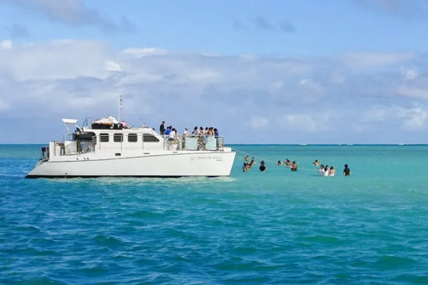 Captain Bob cruising around Kaneohe Bay