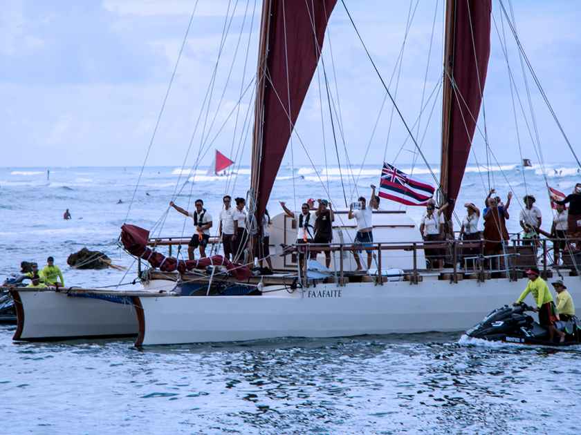 Fa'afaite arrives from Tahiti to honor Hokule'a