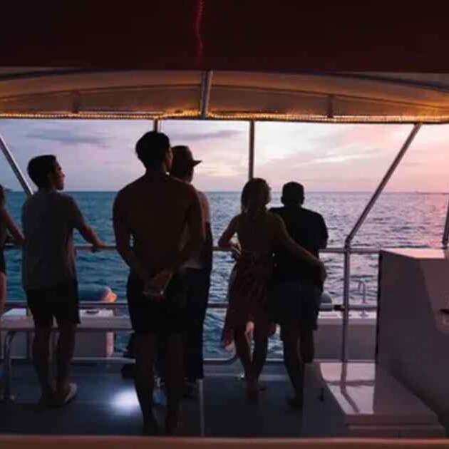 Sunset Cruise with Local Crew - Hawaii Glass Bottom Boat