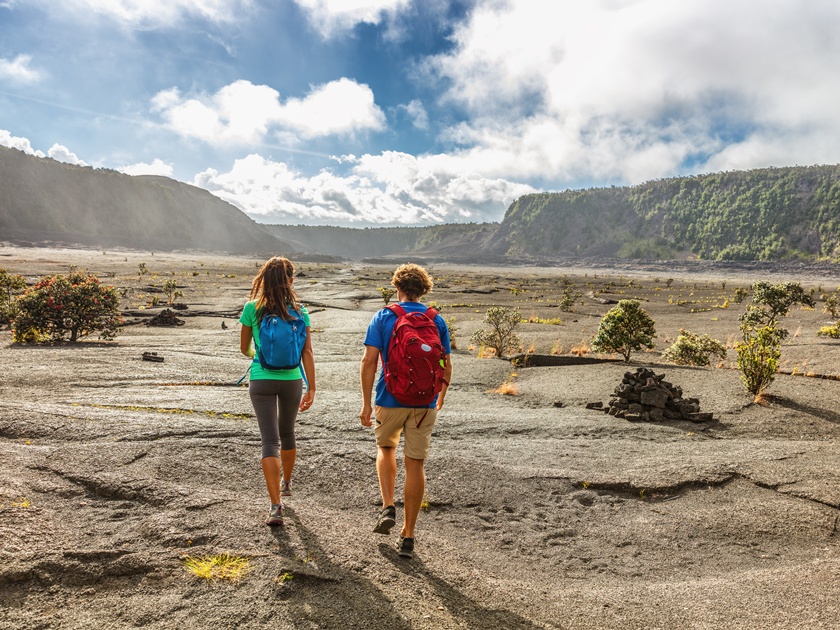 Couple,Tourists,Hikers,Walking,On,Kilauea,Iki,Crater,Trail,Hike