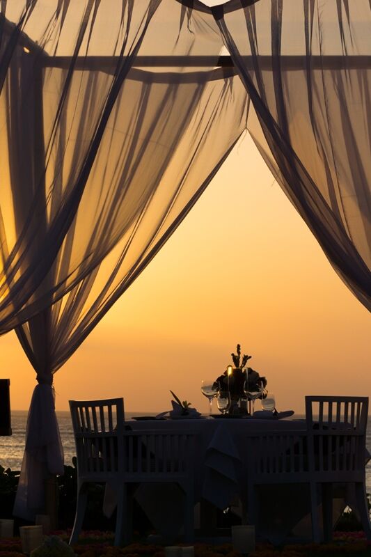 Dinner,At,The,Beach,(sunset)