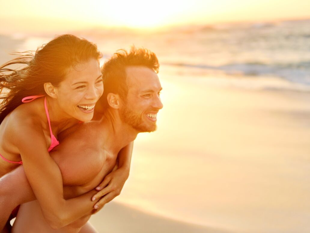 Lovers,Couple,In,Love,Having,Fun,Piggybacking,On,Date,On