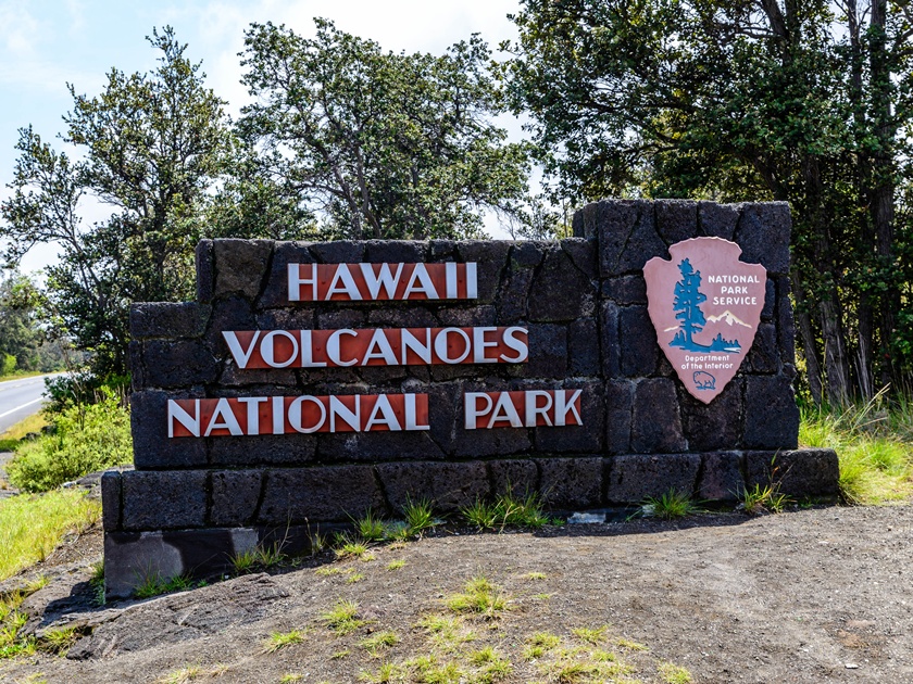 The,Sign,At,Hawaii's,Volcanoes,National,Park,Entrance.