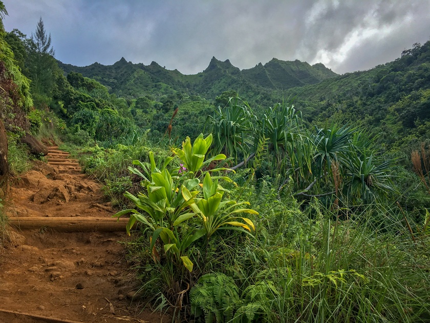 Challenging,Kalalau,Hiking,Trail,On,The,Hawaiian,Island,Of,Kauai,