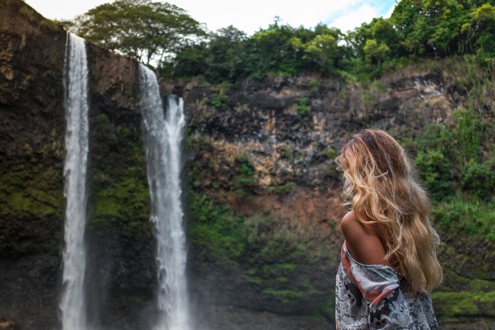 Beautiful,Waterfall,In,Kauai,Hawaii,,Back,Of,Sexy,Woman.,Woman