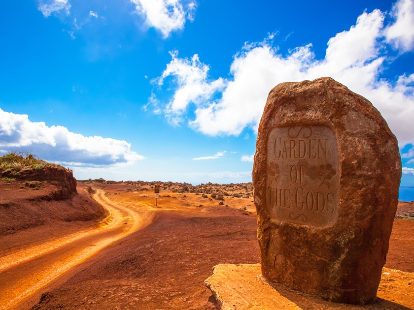 Lanai,,Hawaii.,Garden,Of,The,Gods.,Dirt,Road,And,Rock.