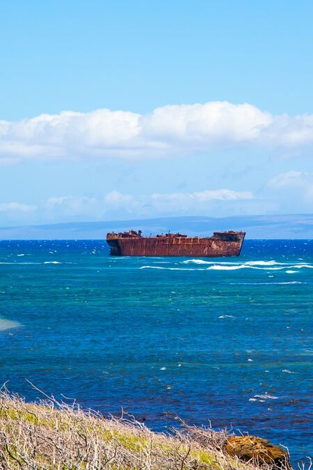 Lanai,,Hawaii.,Shipwreck,Beach.,Liberty,Ship,Or,Yogn,42,Concrete