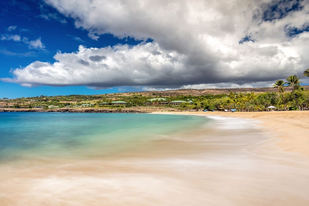 Waves,On,Golden,Sand,At,Hulopoe,Beach,,Lanai