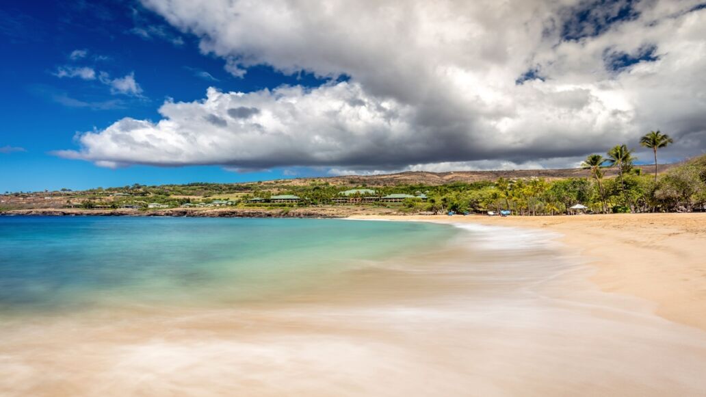 Waves,On,Golden,Sand,At,Hulopoe,Beach,,Lanai
