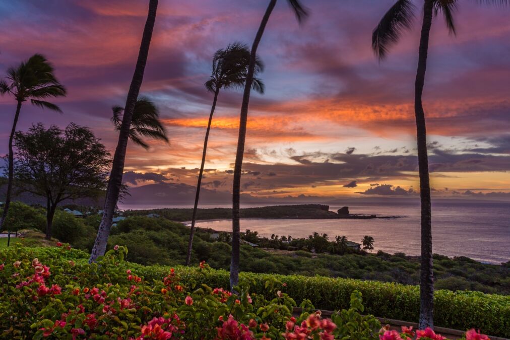 Sunrise over Menele Bay on the island of Lanai, Hawaii
