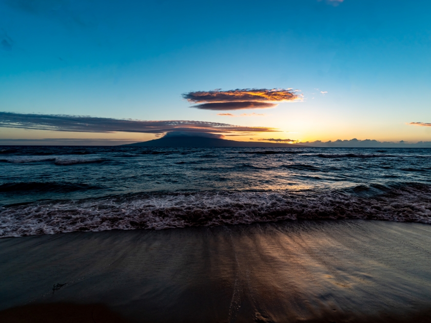 Sunset over the Pacific Ocean off of Ka’anapali, Hawaii in Maui