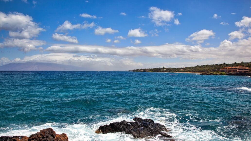 Great views and snorkeling near Makena beach on Maui, Hawaii
