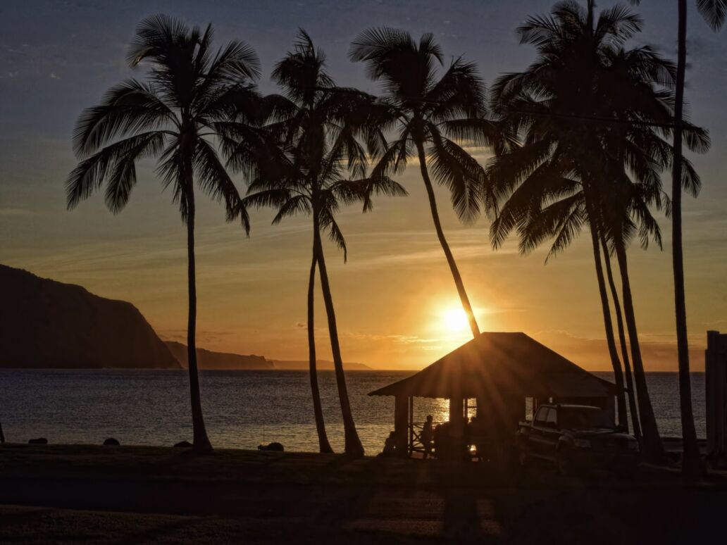 The,Vibrant,Sunset,Overlooking,The,Kalaupapa,Coastline