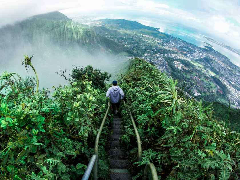 Stairway to Heaven (Haiku Stairs) Oahu, Hawaii