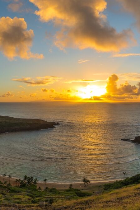 Sunrise over Hanauma Bay in Oahu, Hawaii