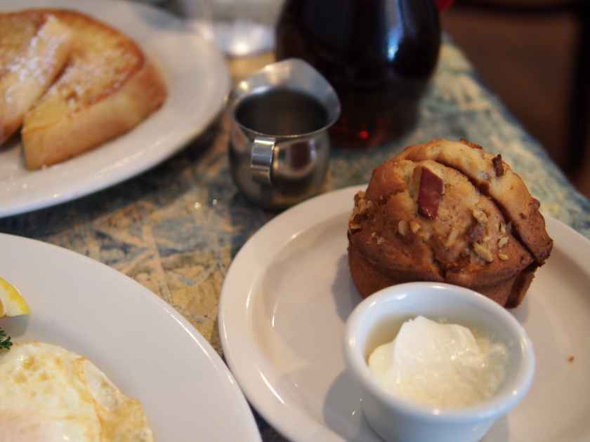 Eating brunch in Kailua Town