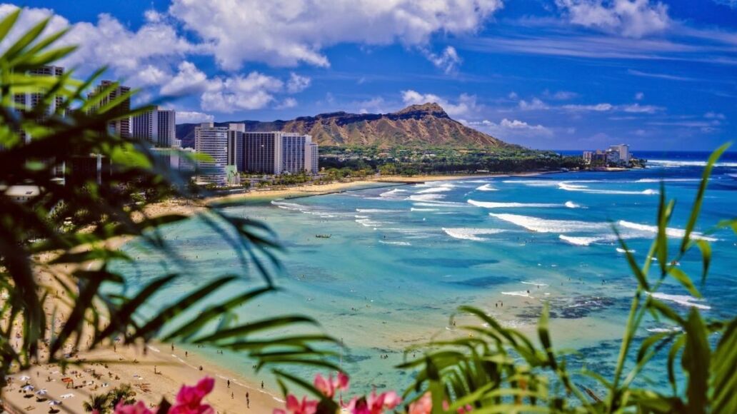 waikiki beach and diamond head