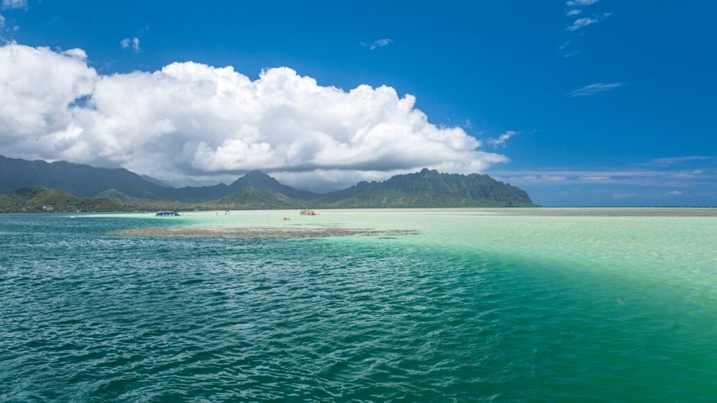 View,Of,The,Clear,Turquoise,Waters,Of,Kaneohe,Bay,As