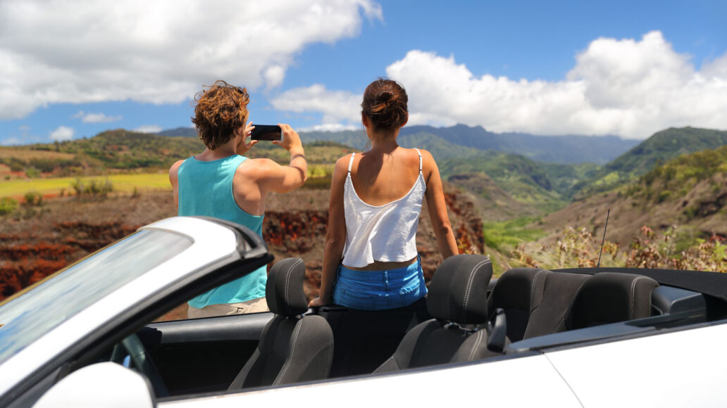 Road,Trip,Car,People,Taking,Phone,Pictures,Of,Nature,Landscape