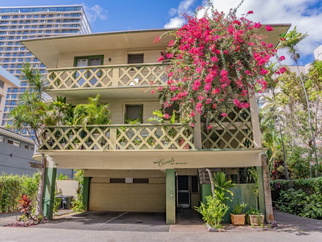 Honolulu,,Hawaii,-,Circa,February,2022:,Architecture,Of,A,Boutique