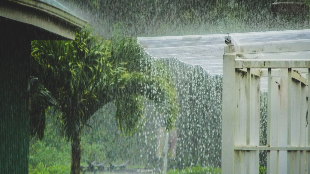 Beautiful,Heavy,Tropical,Rain,Storm,On,The,Island,Of,Kauai