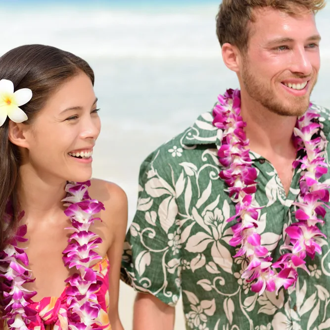 Honolulu Airport Honeymoon Romantic Flower Lei Greetings for Couples
