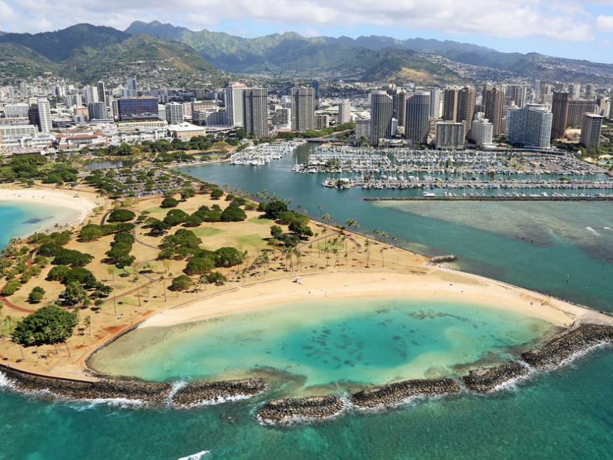 Ala Moana & Magic Island Lagoon, Safe Beach Day