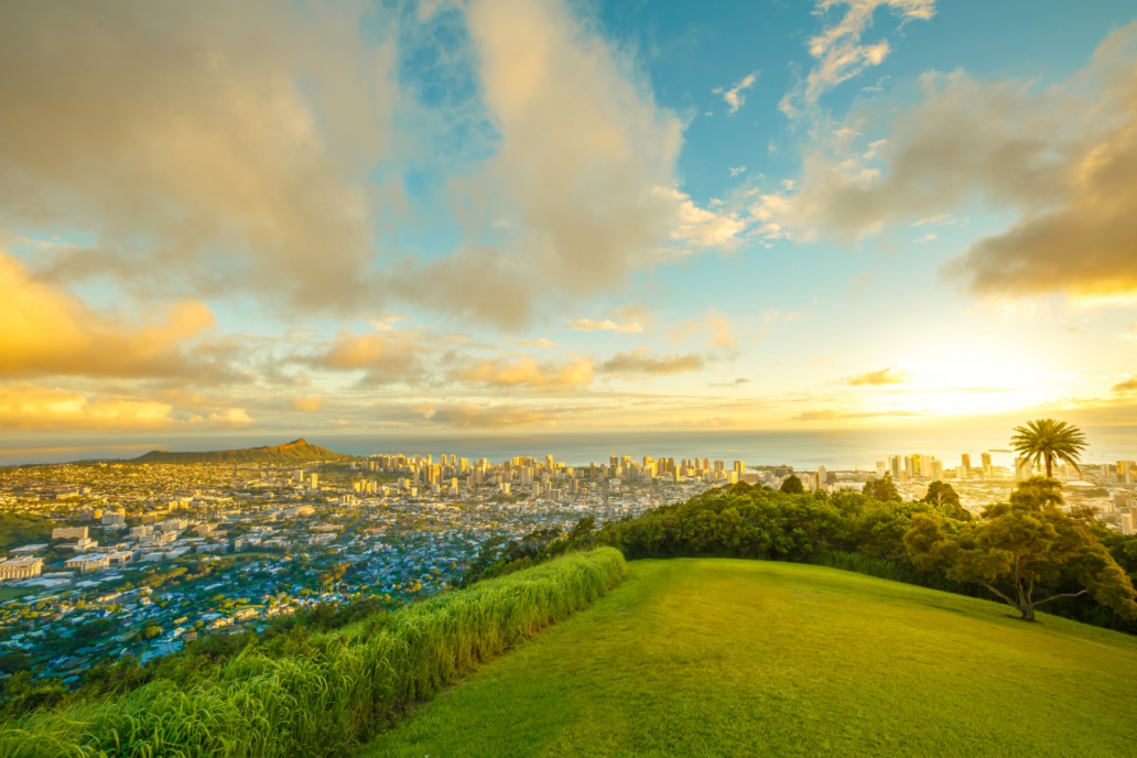 Oahu - Sunset at Tantalus Lookout