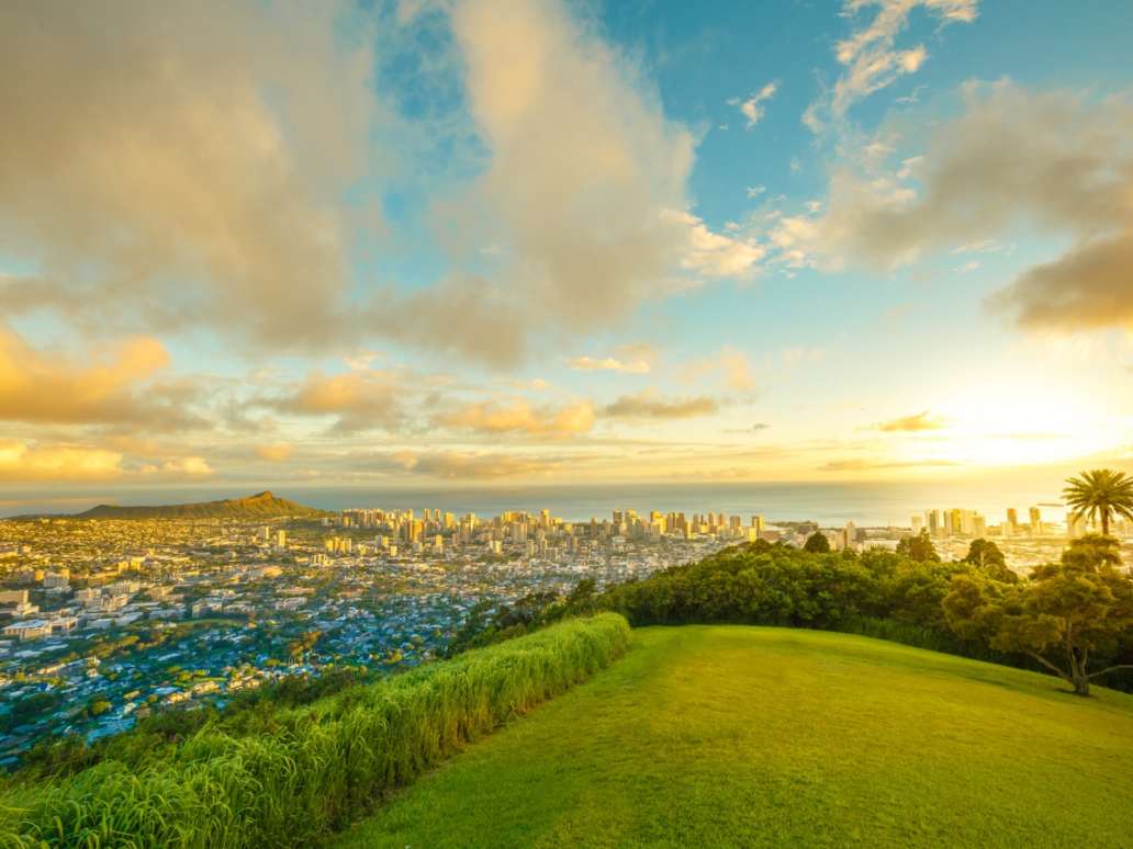 Oahu - Sunset at Tantalus Lookout