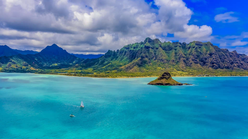 Kaneohe Sandbar provides breathtaking view of Ko'olau Mountains