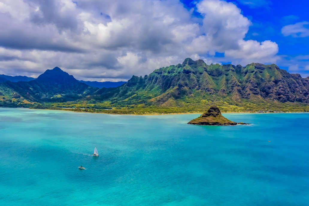 Kaneohe Sandbar provides breathtaking view of Ko'olau Mountains