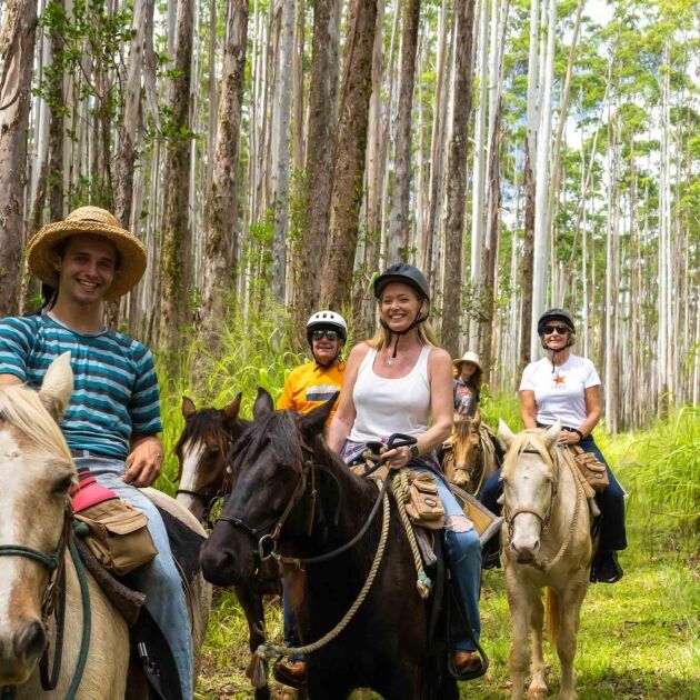 Horseback Ride Tour, Chocolate Tasting & Pizza - Pali Nana Farms