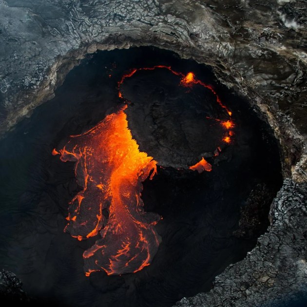 Paradise Helicopters Volcano Flight