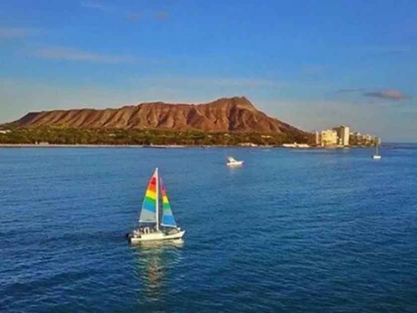 Waikiki's Most Affordable Turtle Snorkel Sail Tour - Mana Kai Catamaran