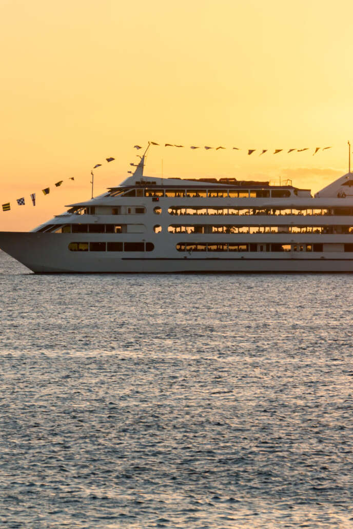 star of honolulu dinner cruise location