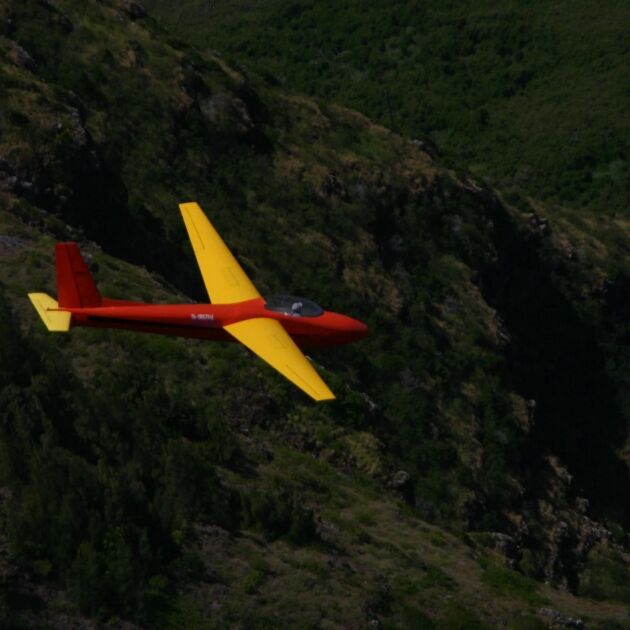 North Shore Scenic Flights - Piloted Glider Tours