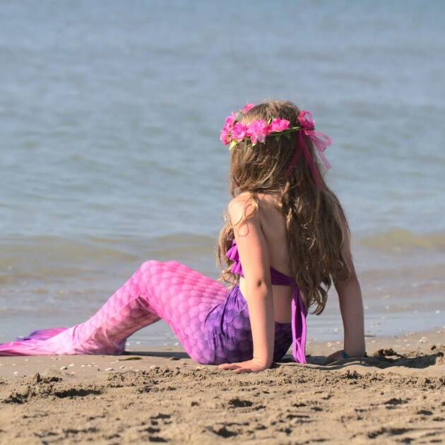 Waikiki Mermaid Photoshoot & Swim Tour - Magic Island Lagoon