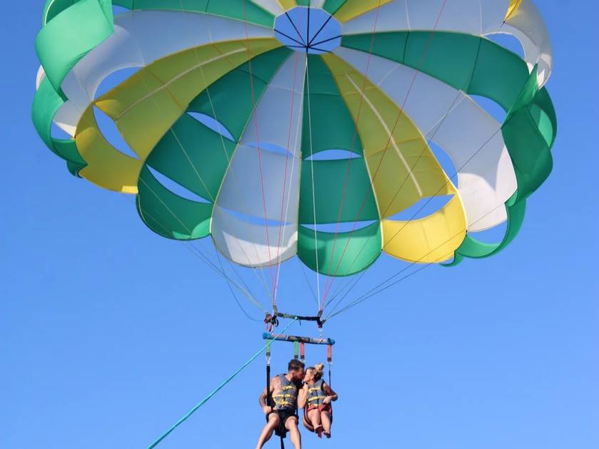 Waikiki Parasailing Hawaii