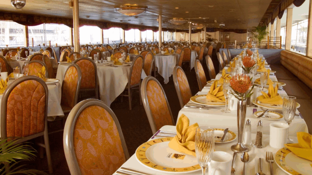 Seating in the Star of Honolulu.