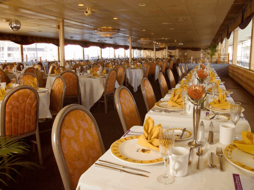 Seating in the Star of Honolulu.