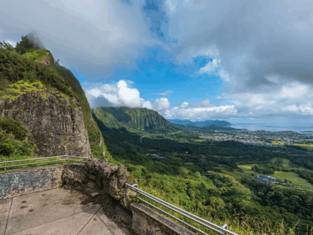 Famous Nuuanu Pali Lookout & spectacular views