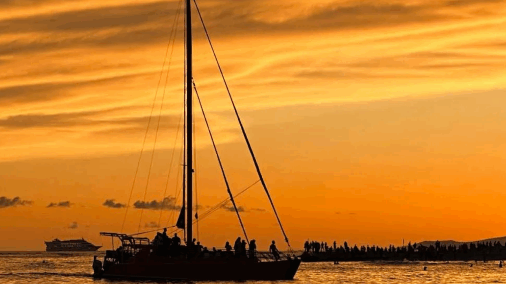 Waikiki Sunset Booze Cruise